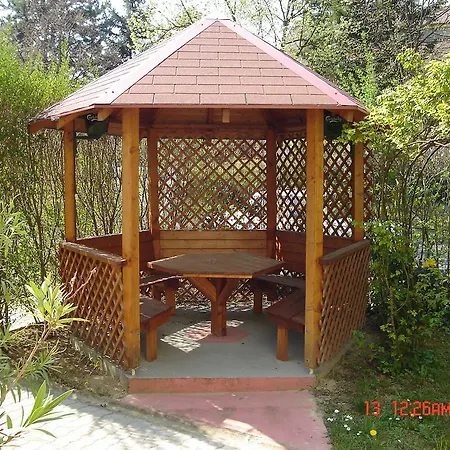 Apartment Nyitrai *