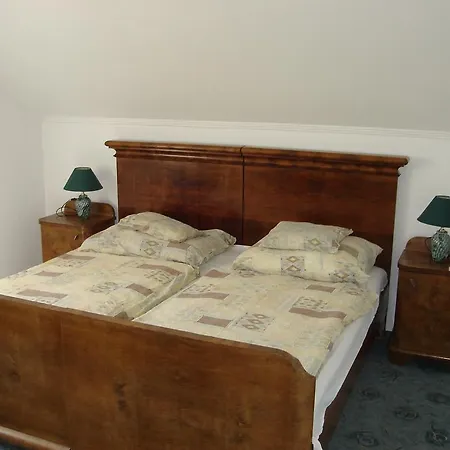 Nyitrai Apartment *